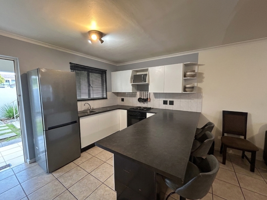 To Let 2 Bedroom Property for Rent in Royal Ascot Western Cape